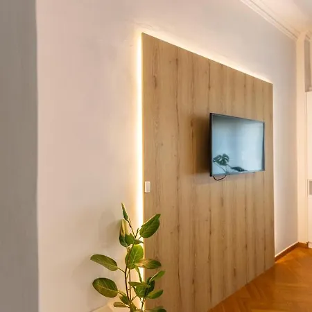 Bridge By Horizon Apartman Chalkís