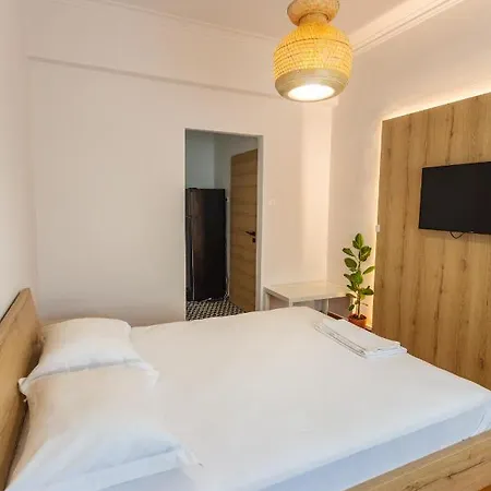 Bridge By Horizon Apartman Chalkís